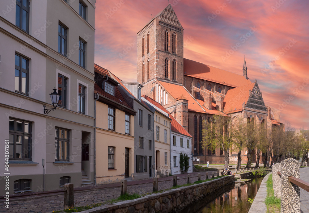 Obraz premium Old town of Wismar on the Baltic Sea in Germany