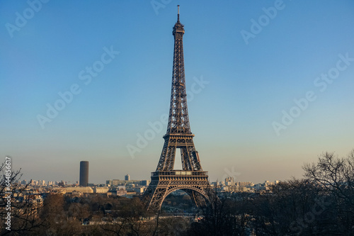 トロカデロ広場からエッフェル塔（パリ フランス） © WAWA