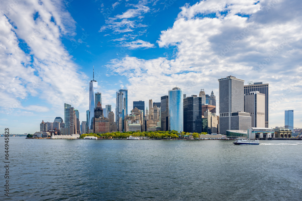 Naklejka premium Blick auf New York, lower Manhattan, one world trade center