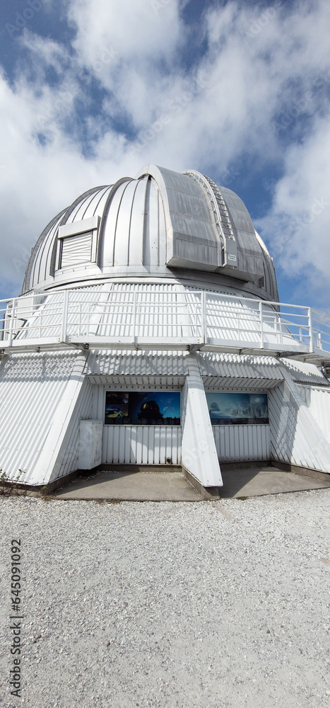 Obraz premium Observatory on the summit of Mont Mégantic in Quebec, Canada
