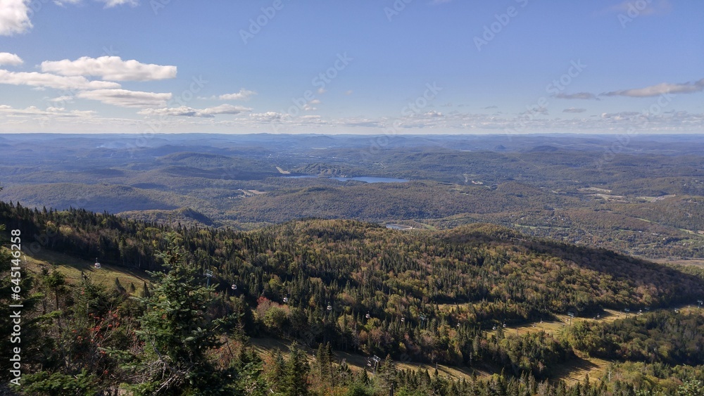Fototapeta premium Vue du sommet du Mont Tremblant.