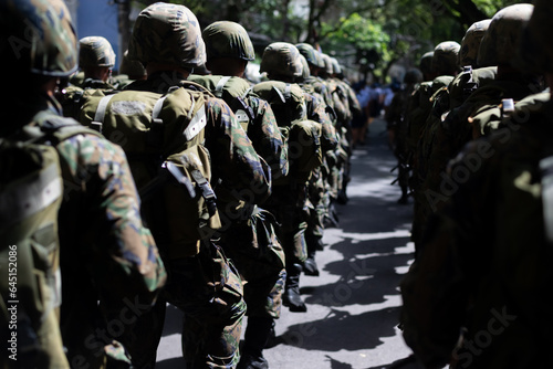 Foto Army soldiers are seen marching during the Brazilian independence military parade in the city of Salvador, Bahia