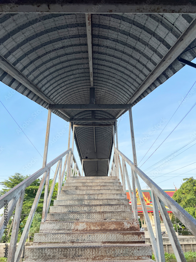 Fototapeta premium close up bridge in the city
