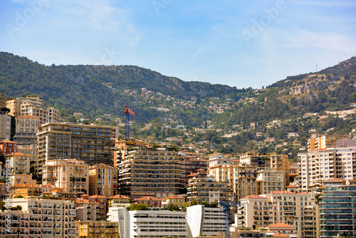 Un contraste de lo moderno y la naturaleza unas vacaciones en Mónaco 