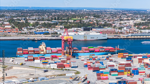 Cuadro en lienzo Fremantle shipping docks in Perth, Western Australia seen from the sky