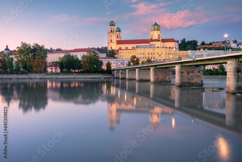 Obraz na płótnie Passau Skyline, Germany. Cityscape image of Passau skyline, Bavaria, Germany at sunset. w salonie
