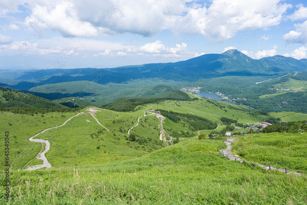 Obraz premium 車山山頂から見える白樺湖