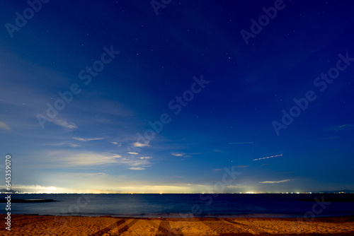 淡路島の夕暮れの海の風景