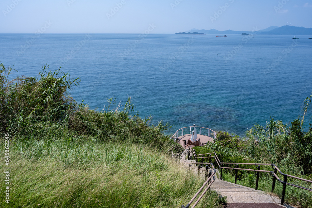 Obraz premium 神崎鼻公園 - 日本本土最西端の地のモニュメント