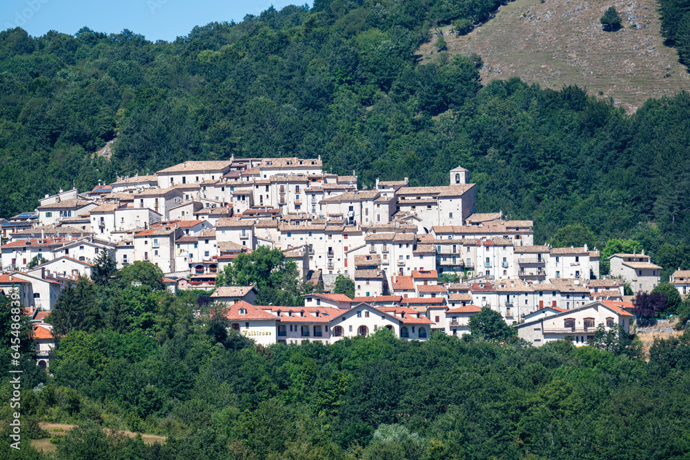 Naklejka premium Civitella Alfedena-Abruzzo