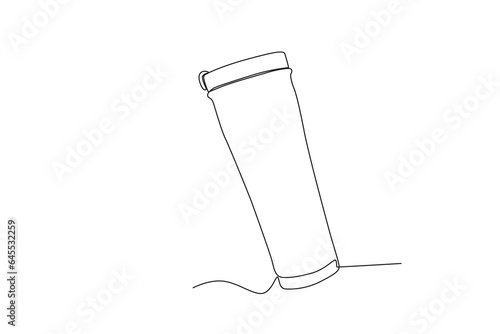 An empty drink bottle. Tumbler one-line drawing
