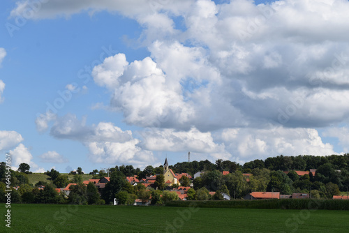 Das Dorf Aufkirch im Ostallgäu
