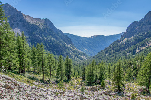 Paysage de montagne dans les Alpes du Sud dans le parc national du Mercantour au lac de Trecolpas