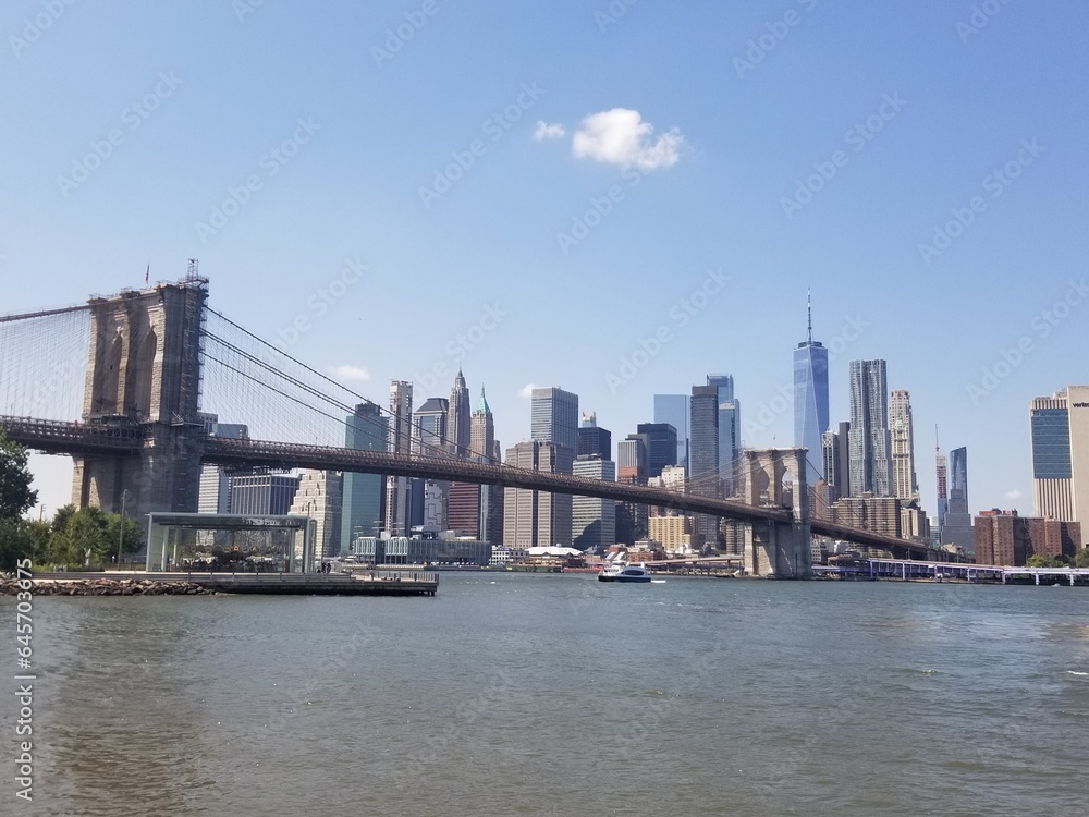 brooklyn bridge and skyline of Manhattan