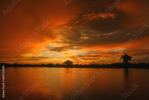 sunset over the river © ธันวา จันทร์ดก
