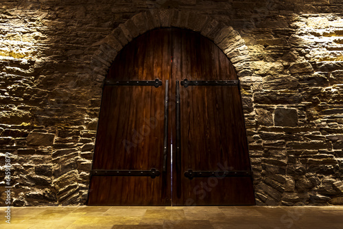 Φωτογραφία The large wooden doorway into the catacombs at St