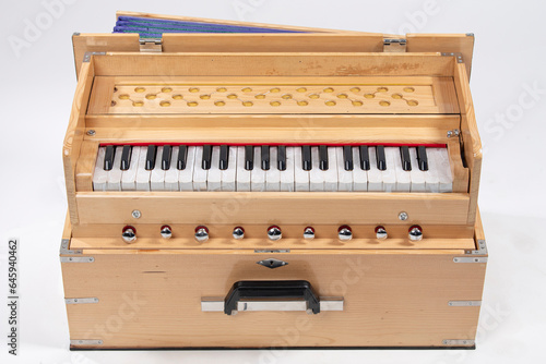 HARMONIUM INDIAN MUSICAL INSTRUMENTS