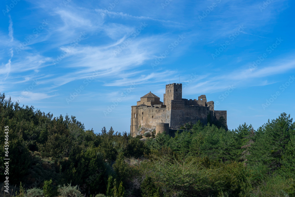 el bonito castillo del Loarre de estilo románico en Huesca, España