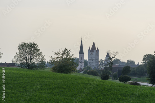 Blick auf Burg Haag in Oberbayern