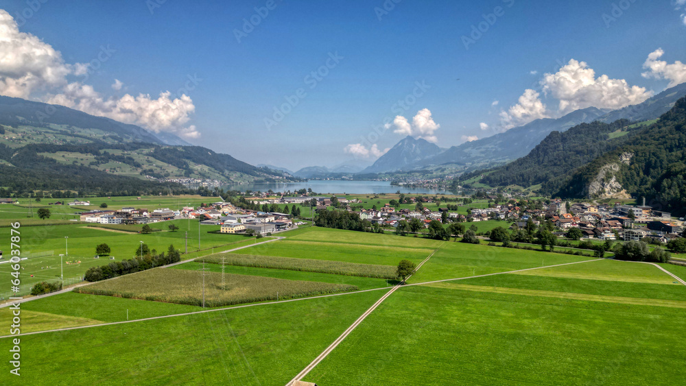 Blick auf den Sarnersee (Giswil), Kanton Obwalden, Schweiz, September 2023