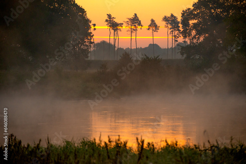 Wschód słońca nad rzeką Odrą © M