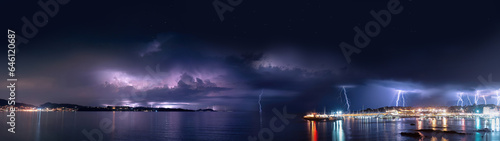 Panoramica 32:9  Gran tormenta de rayos y relampagos  sobre el puerto deportivo de Sanxenxo Pontevedra © RiPascual