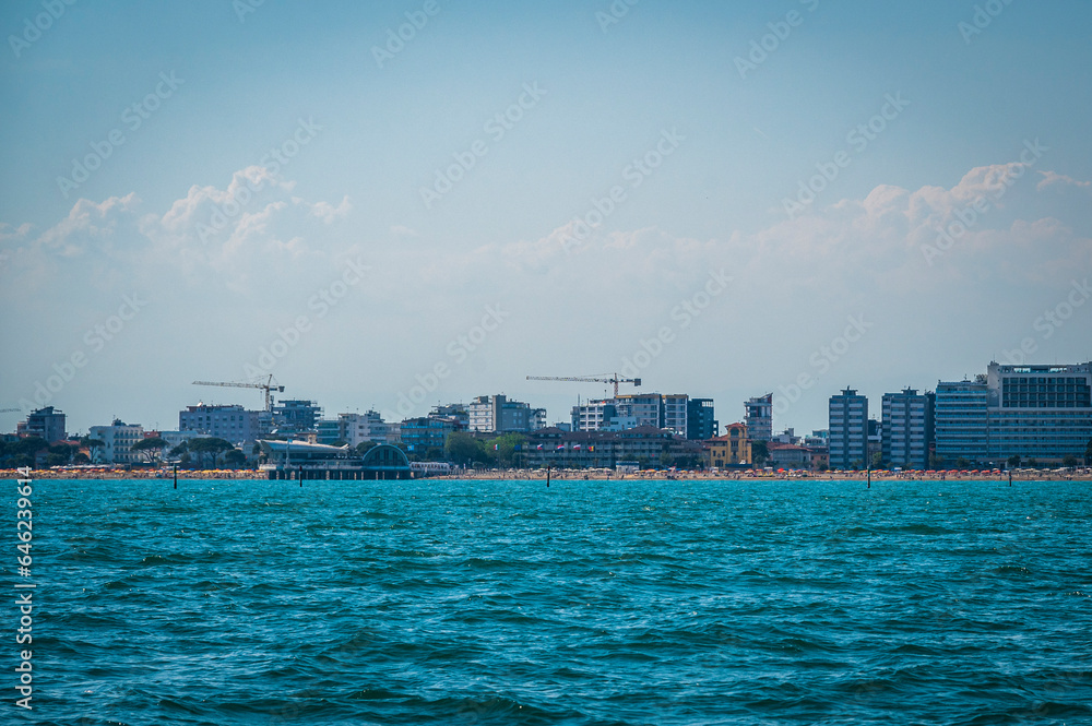 
Between sea and lagoon. Sailing trip between the Marano lagoon and the Gulf of Trieste.