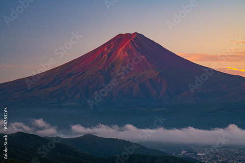 西川林道から富士山と朝焼け