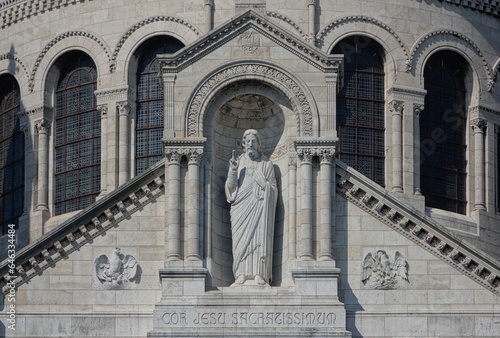 Sculpture de Jésus sur le sacré coeur à Paris 