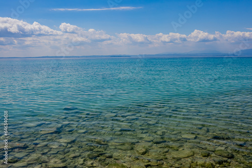 Jezioro Garda  miasto Lazise we W  oszech. Lazise to malownicza i bardzo klimatyczna miejscowo      znajduj  ca si   na wschodnim brzegu jeziora Garda.