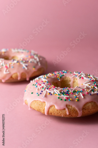 donut cookies with icing sugar (ID: 646392275)