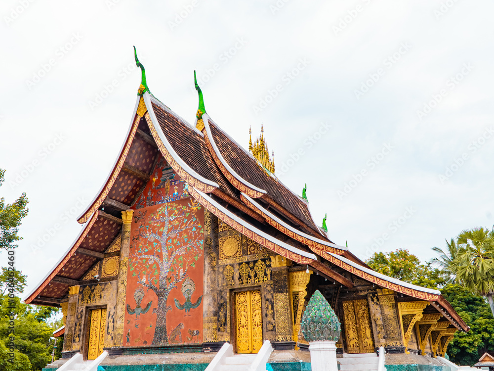 Temple of the Golden City (Wat Xieng Thong). Wat Xieng Thong is one of the most important of Lao monasteries and remains a significant monument to the spirit of religion, royalty and traditional art. 