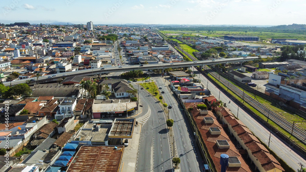 Cidade brasileira de Mogi das Cruzes captada do alto por um drone no bairro de Brás Cubas