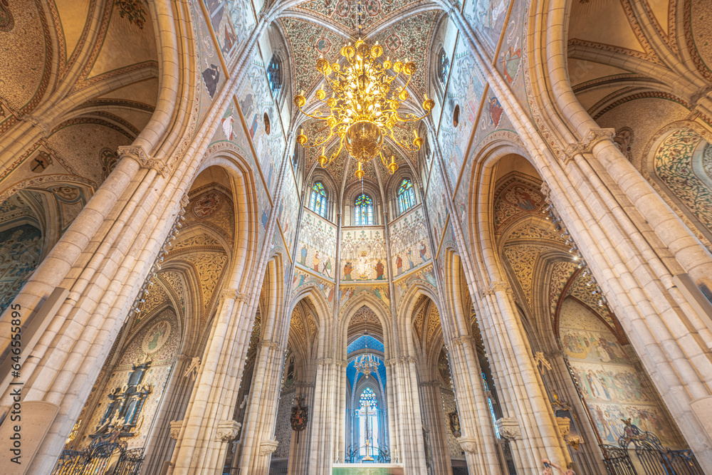 interior of the cathedral of saint - obrazy, fototapety, plakaty 