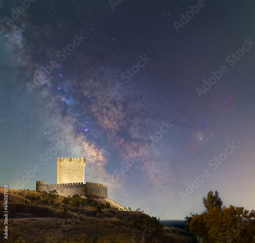 Castle of Tiedra and core of de Milky Way photo