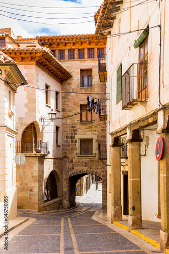 Obraz na płótnie Street with historic houses in the old centre of Mora de Rubielos, Spain w salonie