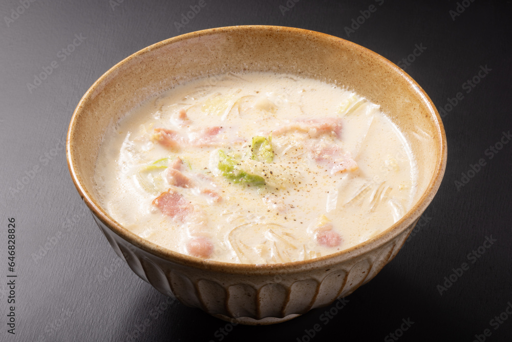 白菜とベーコンの豆乳スープ春雨 白菜とベーコンの豆乳スープ春雨