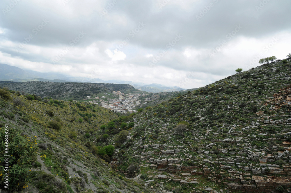 Le village de Zoniana près de Pérama en Crète