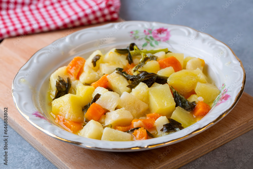 Turkish olive oil foods; celery (Turkish name; Zeytinyagli kereviz) Turkish olive oil foods; celery (Turkish name; Zeytinyagli kereviz)