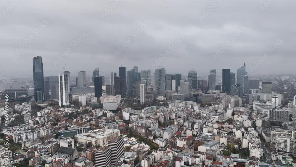 A cloudy aerial vista reveals the architectural beauty of La Défense.
A cloudy aerial vista reveals the architectural beauty of La Défense.