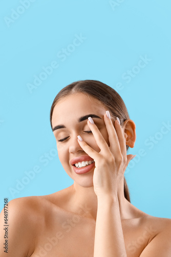 Portrait of attractive youn...