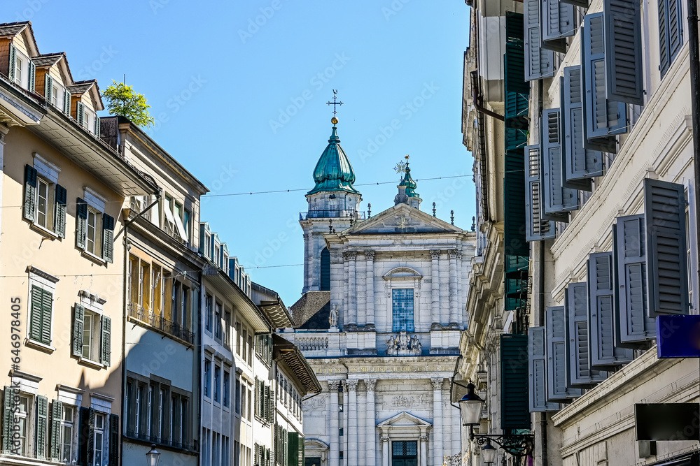 Solothurn, Altstadt, Altstadthäuser, Hauptgasse, St. Ursen-Kathedrale, historische Häuser, Barock, Stadt, Sommer, Schweiz