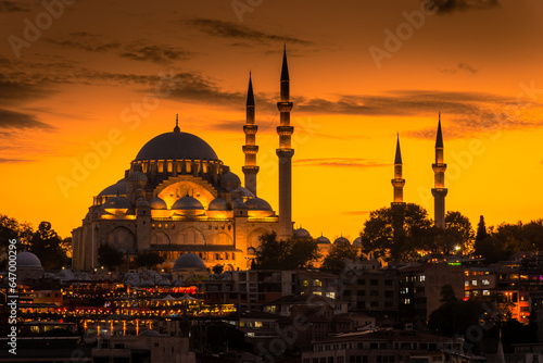 Amazing skyline of Istanbul at sunset with Suleymaniye Mosque, Turkey