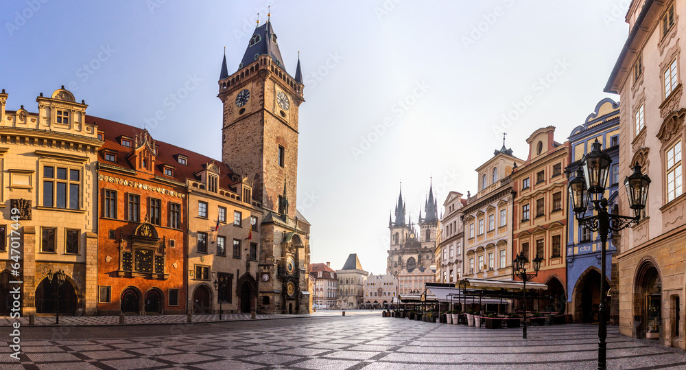 Obraz na płótnie View the Old Town square in Prague, Czech Republic w salonie