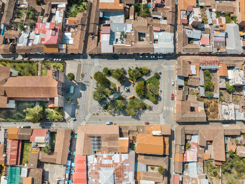 Plaza de armas de Urubamba, plano senital, vista desde un drone.