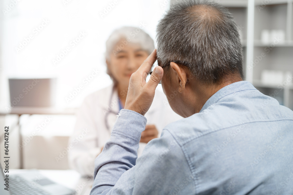 Stressed senior old patient are treated by a psychologist or psychiatrist in a psychiatric clinic or hospital. Patients reported symptoms of depression, stress, irritability, and life problems. Stressed senior old patient are treated by a psychologist or psychiatrist in a psychiatric clinic or hospital. Patients reported symptoms of depression, stress, irritability, and life problems.