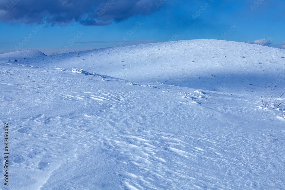 高原の雪原の風紋2