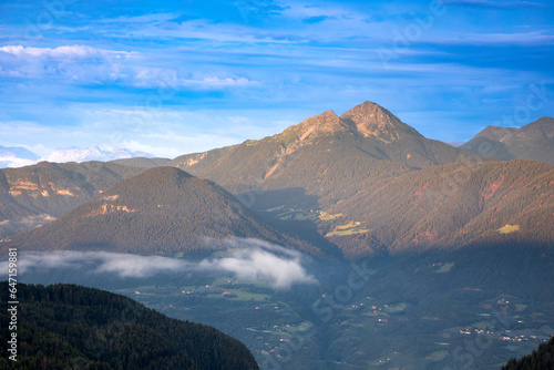 Blick von Hafling auf die Laugenspitze, Südtirol, im Morgenlicht