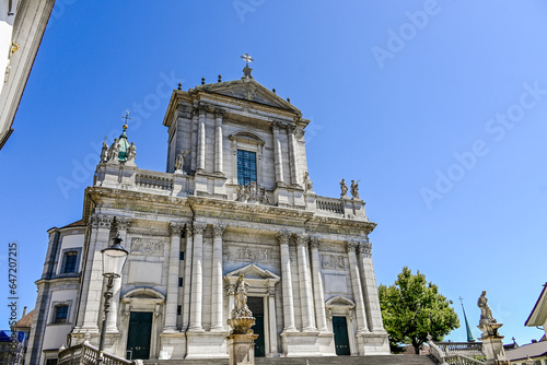 Solothurn, Kathedrale, St. Ursen-Kathedrale, Altstadt, Stadt, Altstadthäuser, Barockkirche, Barock, Treppe, Hauptgasse, Stadtrundgang, Baseltor, Sommer, Schweiz photo