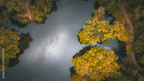 See Tiergarten Park Erholung Bootfahren Natur Picknick Tierwelt Ruhig Gartenanlage Grünanlagen Denkmäler Wege Seen Picknicks Cafés Historisch Entspannung Biergarten Bier Tische Bänke Brotzeit Bierkrug © Pedro